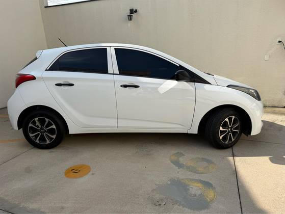 HYUNDAI HB20 1.0 COMFORT PLUS 12V FLEX 4P MANUAL